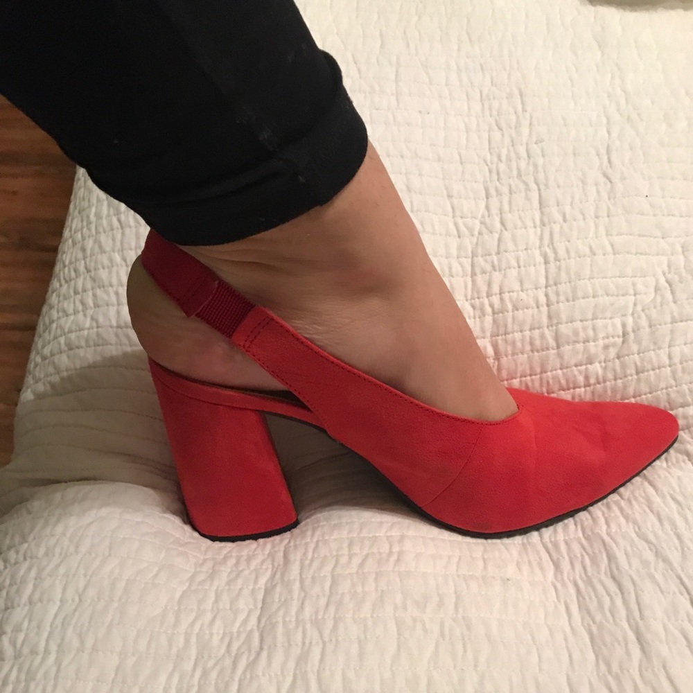 Red heels - Picture 2 of 3